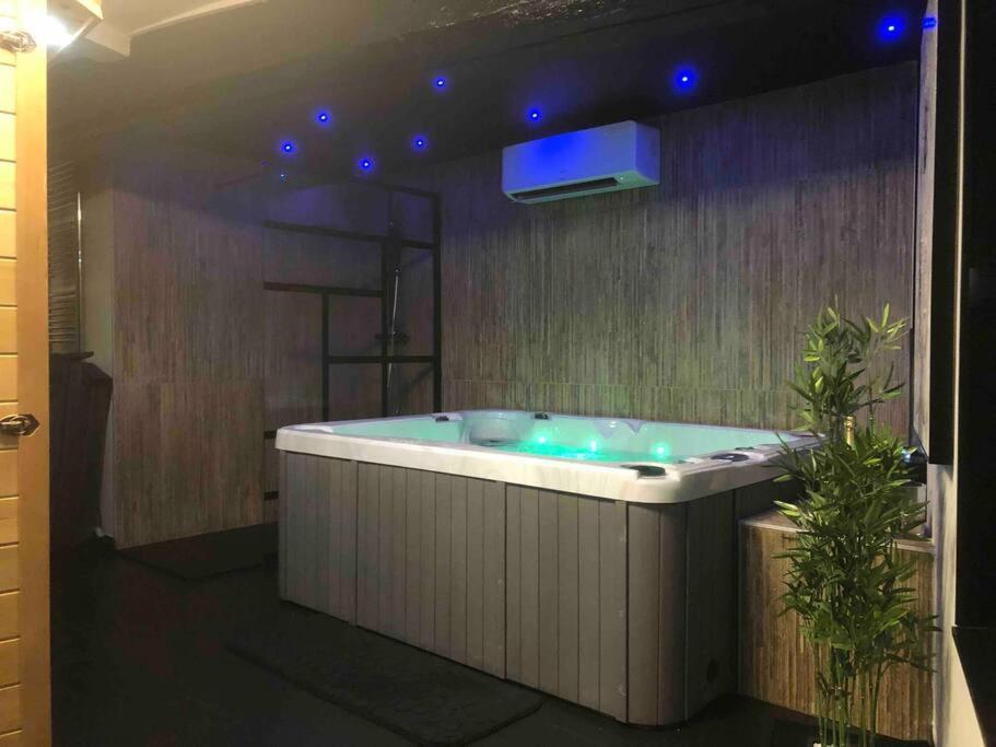 Loveroom La Parenthese D 'Осер Экстерьер фото